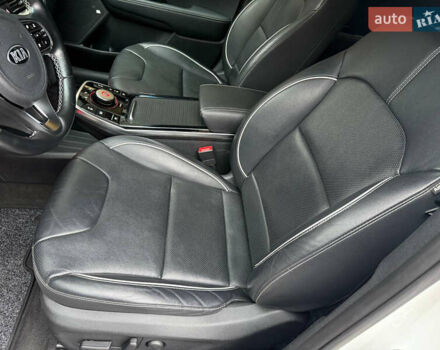 Белый Киа Niro, объемом двигателя 0 л и пробегом 152 тыс. км за 20400 $, фото 20 на Automoto.ua