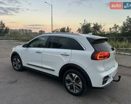 Белый Киа Niro, объемом двигателя 0 л и пробегом 129 тыс. км за 18950 $, фото 1 на Automoto.ua