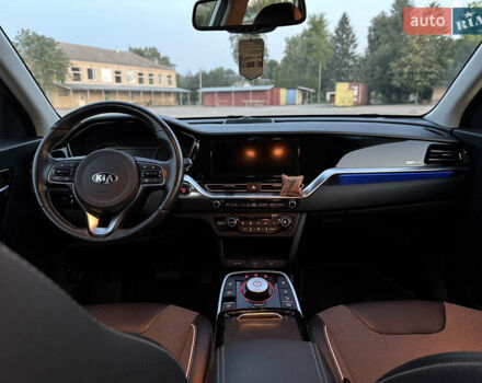 Белый Киа Niro, объемом двигателя 0 л и пробегом 152 тыс. км за 18200 $, фото 33 на Automoto.ua
