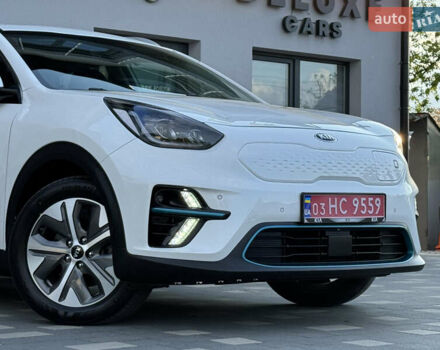 Білий Кіа Niro, об'ємом двигуна 0 л та пробігом 62 тис. км за 19500 $, фото 11 на Automoto.ua