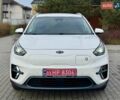 Білий Кіа Niro, об'ємом двигуна 0 л та пробігом 89 тис. км за 18950 $, фото 5 на Automoto.ua
