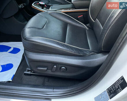 Киа Niro 2020 в Луцке на Automoto.ua Белый Киа Niro, объемом двигателя 0 л и пробегом 148 тыс. км за 19900 $, фото 15 на Automoto.ua