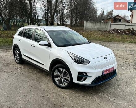 Білий Кіа Niro, об'ємом двигуна 0 л та пробігом 147 тис. км за 18800 $, фото 67 на Automoto.ua