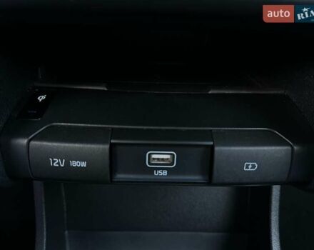 Білий Кіа Niro, об'ємом двигуна 0 л та пробігом 62 тис. км за 24400 $, фото 53 на Automoto.ua