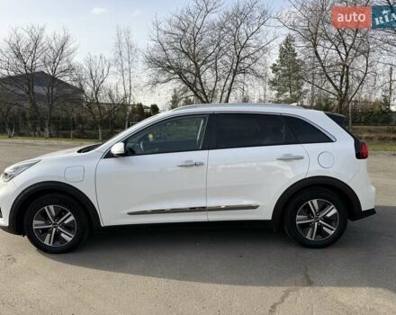 Белый Киа Niro, объемом двигателя 1.58 л и пробегом 200 тыс. км за 18600 $, фото 12 на Automoto.ua