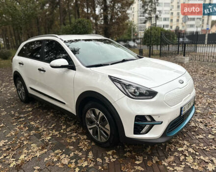 Киа Niro 2020 в Ирпене на Automoto.ua Белый Киа Niro, объемом двигателя 0 л и пробегом 79 тыс. км за 21000 $, фото 12 на Automoto.ua