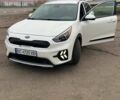 Білий Кіа Niro, об'ємом двигуна 1.58 л та пробігом 73 тис. км за 18700 $, фото 4 на Automoto.ua