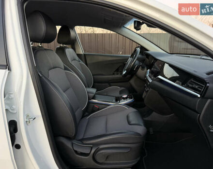 Белый Киа Niro, объемом двигателя 0 л и пробегом 114 тыс. км за 19350 $, фото 25 на Automoto.ua