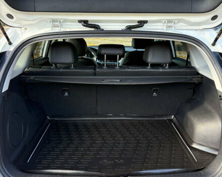 Белый Киа Niro, объемом двигателя 0 л и пробегом 140 тыс. км за 19450 $, фото 24 на Automoto.ua