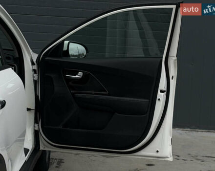 Белый Киа Niro, объемом двигателя 0 л и пробегом 172 тыс. км за 17500 $, фото 37 на Automoto.ua
