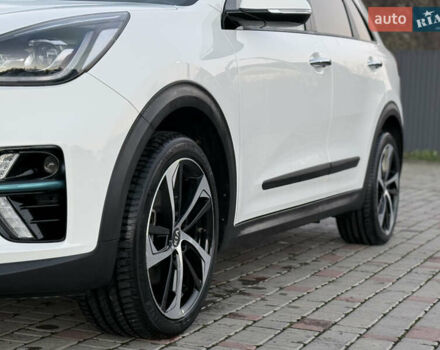 Белый Киа Niro, объемом двигателя 0 л и пробегом 130 тыс. км за 20999 $, фото 9 на Automoto.ua