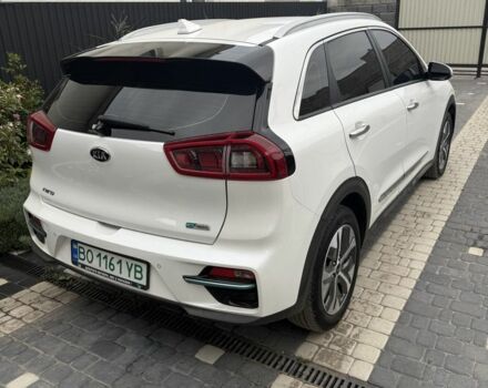 Белый Киа Niro, объемом двигателя 0 л и пробегом 133 тыс. км за 20000 $, фото 2 на Automoto.ua