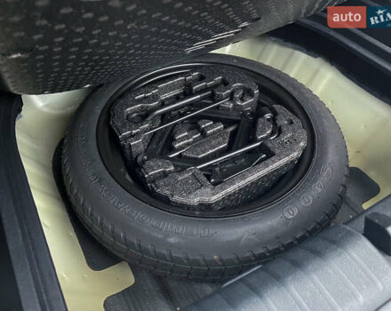 Білий Кіа Niro, об'ємом двигуна 1.6 л та пробігом 215 тис. км за 16800 $, фото 35 на Automoto.ua