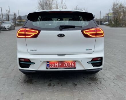 Білий Кіа Niro, об'ємом двигуна 0 л та пробігом 106 тис. км за 19500 $, фото 7 на Automoto.ua