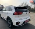 Белый Киа Niro, объемом двигателя 1.58 л и пробегом 200 тыс. км за 18600 $, фото 10 на Automoto.ua