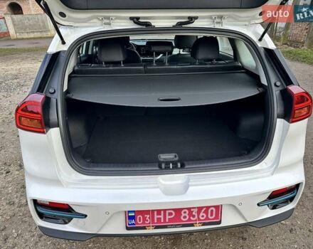 Білий Кіа Niro, об'ємом двигуна 0 л та пробігом 147 тис. км за 18800 $, фото 60 на Automoto.ua