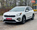 Білий Кіа Niro, об'ємом двигуна 1.6 л та пробігом 215 тис. км за 16800 $, фото 4 на Automoto.ua