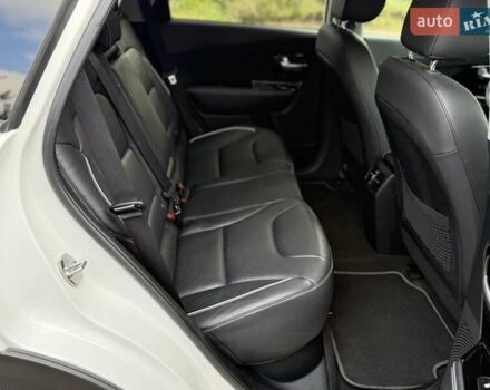 Білий Кіа Niro, об'ємом двигуна 0 л та пробігом 168 тис. км за 18455 $, фото 10 на Automoto.ua
