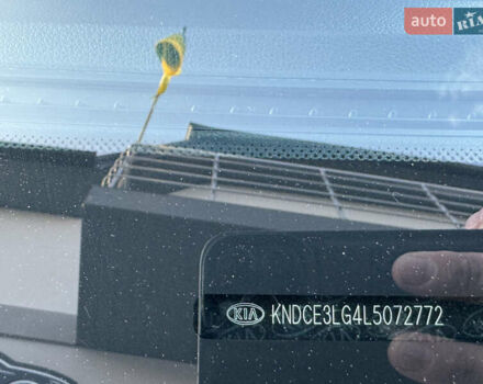 Білий Кіа Niro, об'ємом двигуна 0 л та пробігом 62 тис. км за 19500 $, фото 84 на Automoto.ua