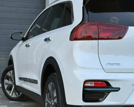 Білий Кіа Niro, об'ємом двигуна 0 л та пробігом 62 тис. км за 19500 $, фото 27 на Automoto.ua