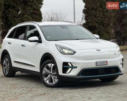 Білий Кіа Niro, об'ємом двигуна 0 л та пробігом 141 тис. км за 19499 $, фото 5 на Automoto.ua