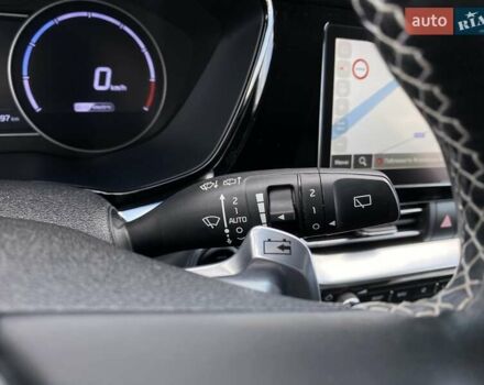 Білий Кіа Niro, об'ємом двигуна 0 л та пробігом 112 тис. км за 22900 $, фото 30 на Automoto.ua