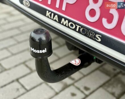 Білий Кіа Niro, об'ємом двигуна 0 л та пробігом 89 тис. км за 18950 $, фото 43 на Automoto.ua