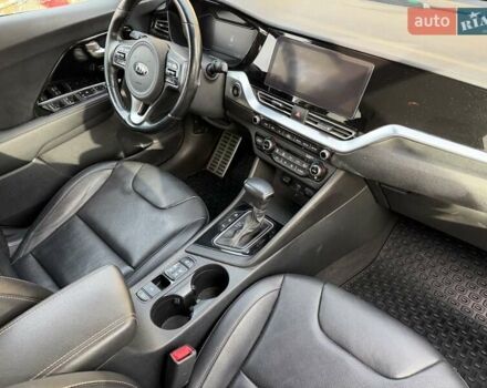 Белый Киа Niro, объемом двигателя 1.58 л и пробегом 200 тыс. км за 18600 $, фото 23 на Automoto.ua
