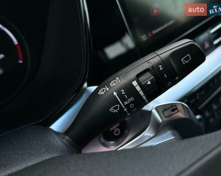 Білий Кіа Niro, об'ємом двигуна 0 л та пробігом 62 тис. км за 24400 $, фото 41 на Automoto.ua