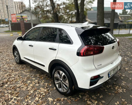 Киа Niro 2020 в Ирпене на Automoto.ua Белый Киа Niro, объемом двигателя 0 л и пробегом 79 тыс. км за 21000 $, фото 14 на Automoto.ua