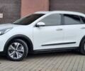 Білий Кіа Niro, об'ємом двигуна 0 л та пробігом 104 тис. км за 19300 $, фото 4 на Automoto.ua