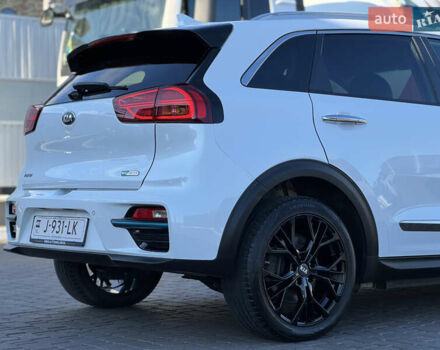 Киа Niro 2020 в Киеве на Automoto.ua Белый Киа Niro, объемом двигателя 0 л и пробегом 151 тыс. км за 19600 $, фото 13 на Automoto.ua