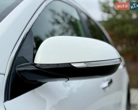 Білий Кіа Niro, об'ємом двигуна 0 л та пробігом 89 тис. км за 18950 $, фото 32 на Automoto.ua