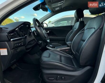 Білий Кіа Niro, об'ємом двигуна 0 л та пробігом 62 тис. км за 24400 $, фото 28 на Automoto.ua
