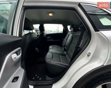 Белый Киа Niro, объемом двигателя 0 л и пробегом 150 тыс. км за 17900 $, фото 3 на Automoto.ua