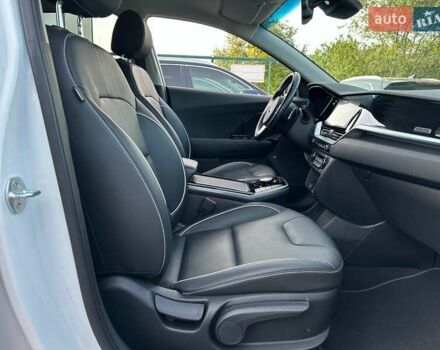 Білий Кіа Niro, об'ємом двигуна 0 л та пробігом 62 тис. км за 24400 $, фото 80 на Automoto.ua