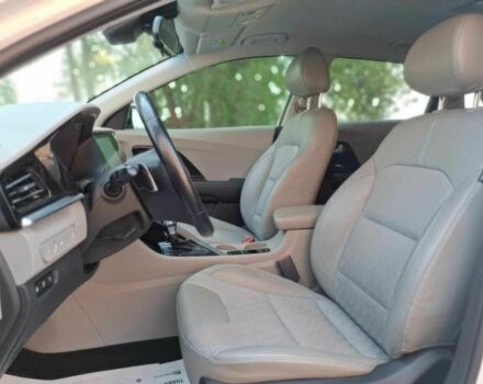 Белый Киа Niro, объемом двигателя 1.6 л и пробегом 42 тыс. км за 4900 $, фото 8 на Automoto.ua