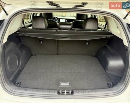 Білий Кіа Niro, об'ємом двигуна 0 л та пробігом 89 тис. км за 18950 $, фото 107 на Automoto.ua