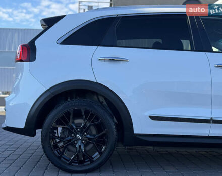 Киа Niro 2020 в Киеве на Automoto.ua Белый Киа Niro, объемом двигателя 0 л и пробегом 151 тыс. км за 19600 $, фото 15 на Automoto.ua