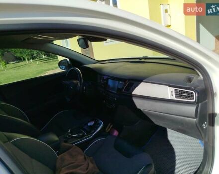 Белый Киа Niro, объемом двигателя 0 л и пробегом 180 тыс. км за 16500 $, фото 6 на Automoto.ua