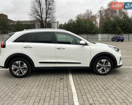Белый Киа Niro, объемом двигателя 0 л и пробегом 146 тыс. км за 19799 $, фото 12 на Automoto.ua