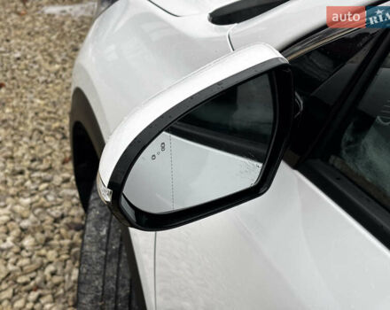 Білий Кіа Niro, об'ємом двигуна 0 л та пробігом 124 тис. км за 20400 $, фото 11 на Automoto.ua