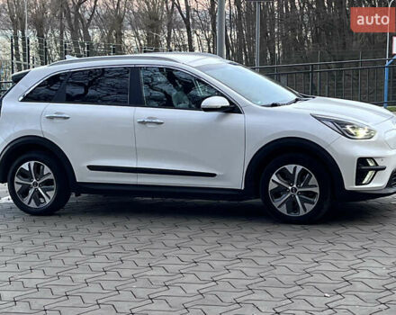 Белый Киа Niro, объемом двигателя 0 л и пробегом 103 тыс. км за 19500 $, фото 5 на Automoto.ua