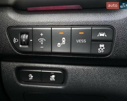 Білий Кіа Niro, об'ємом двигуна 0 л та пробігом 112 тис. км за 22900 $, фото 6 на Automoto.ua