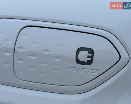 Белый Киа Niro, объемом двигателя 0 л и пробегом 152 тыс. км за 18200 $, фото 20 на Automoto.ua