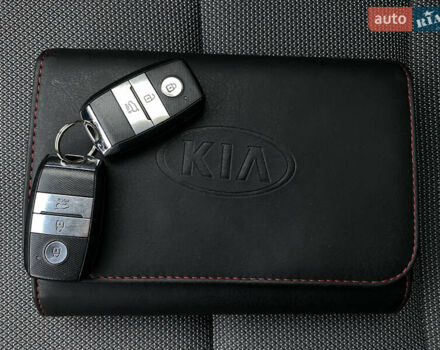 Белый Киа Niro, объемом двигателя 0 л и пробегом 96 тыс. км за 19950 $, фото 102 на Automoto.ua