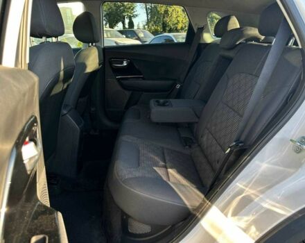 Белый Киа Niro, объемом двигателя 1.6 л и пробегом 136 тыс. км за 17990 $, фото 12 на Automoto.ua