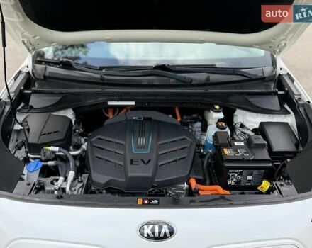 Білий Кіа Niro, об'ємом двигуна 0 л та пробігом 168 тис. км за 18455 $, фото 21 на Automoto.ua