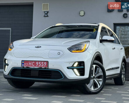 Білий Кіа Niro, об'ємом двигуна 0 л та пробігом 62 тис. км за 19500 $, фото 18 на Automoto.ua