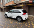 Белый Киа Niro, объемом двигателя 0 л и пробегом 152 тыс. км за 20400 $, фото 5 на Automoto.ua